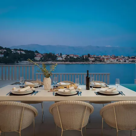 Villa More