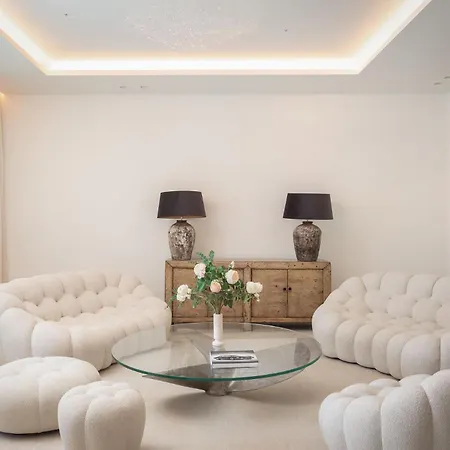 Villa More
