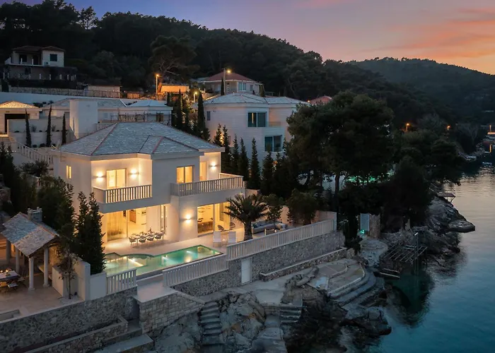 Villa Villa More